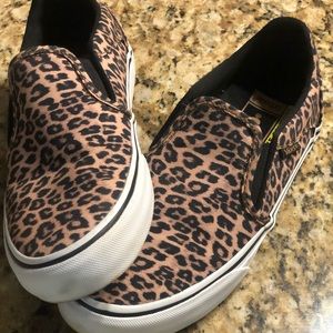 Leopard VANS size 7